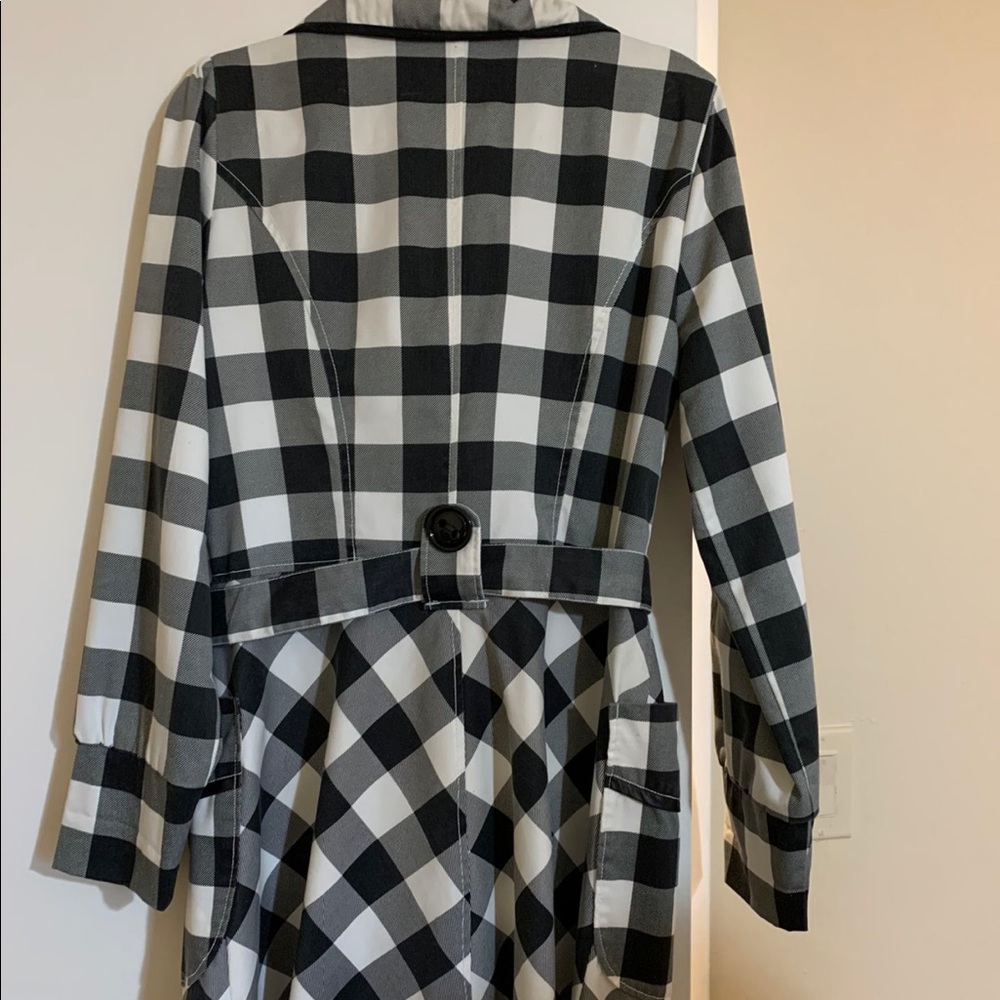 Women classic coat